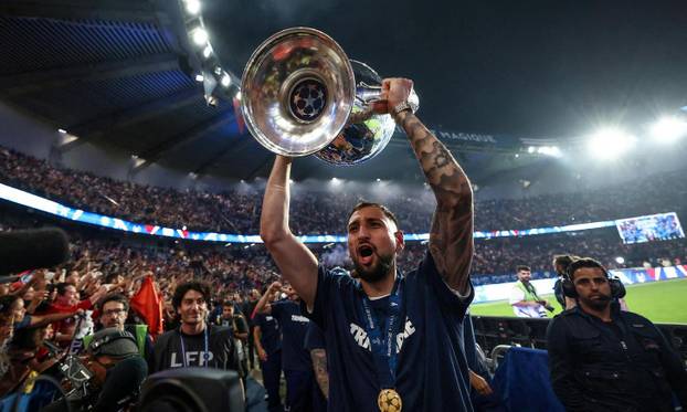 FILE PHOTO: Champions League - Paris St Germain Victory Parade