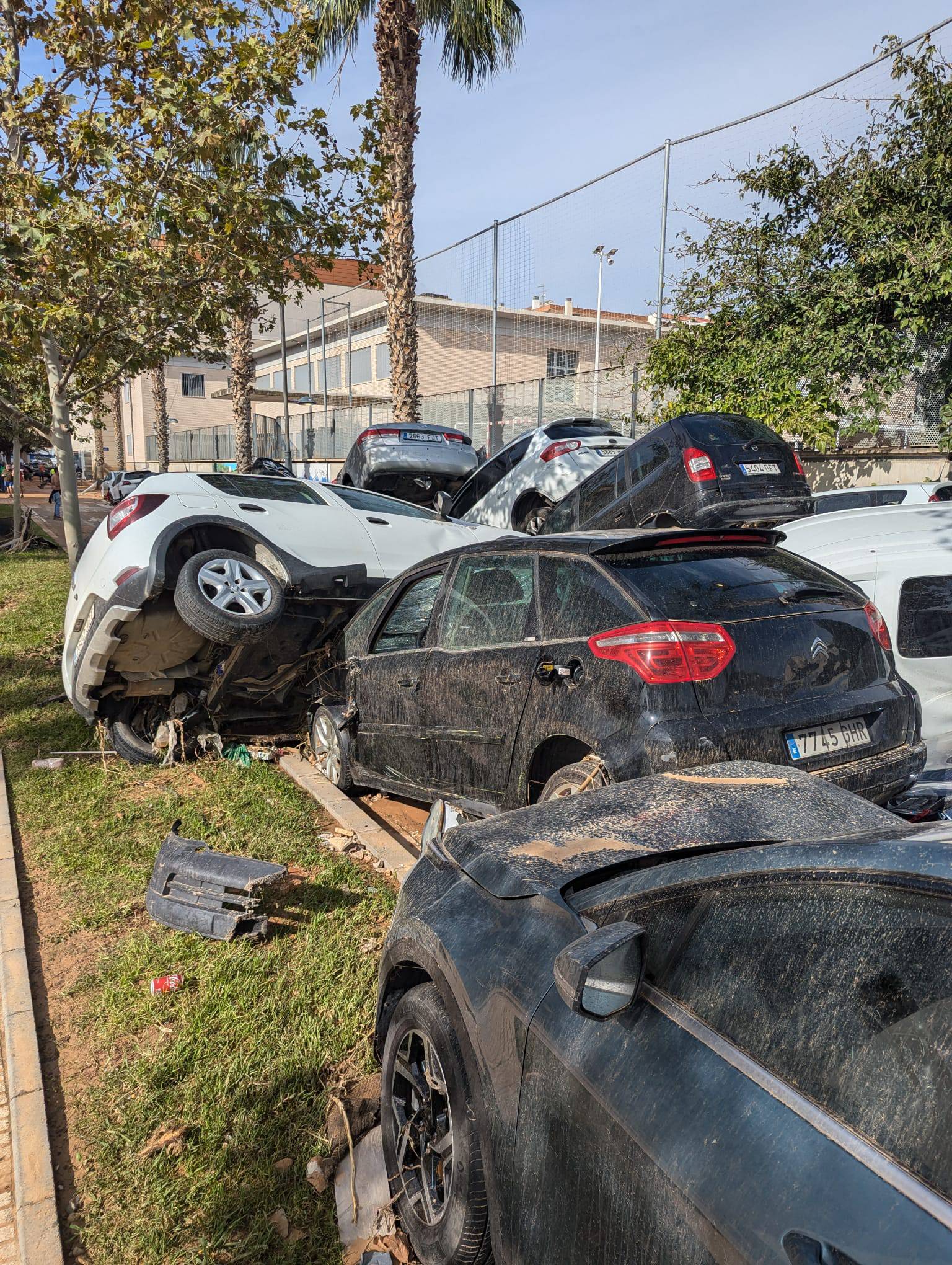 VIDEO Hrvat iz Valencije: 'Nisam vidio veću katastrofu, strašno je ovo.  Tisuće ljudi dolaze pomoći'