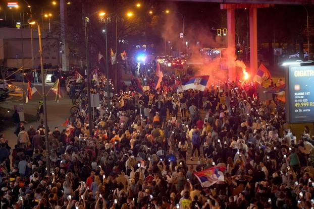 Beograd: Građani su se okupili kako bi dočekali studente iz Zapadne Srbije