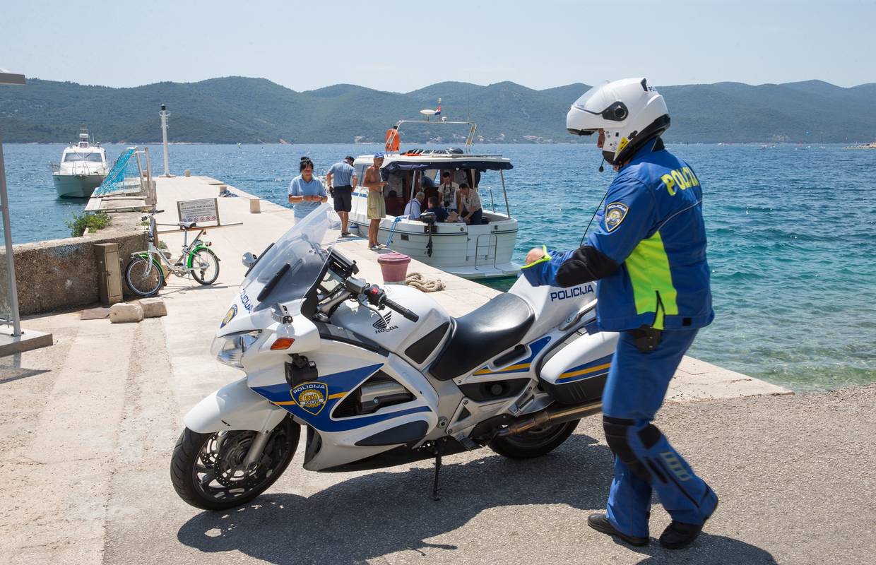 Pomorska nesreća u Istri: Brodom udario u obalu