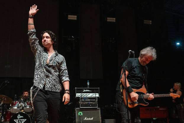 Parni valjak nastupio na 13. Hrvatskoj noći u Frankfurtu