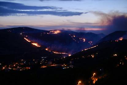 Vatrena kataklizma: Pogledajte koliko je požar bio blizu kućama