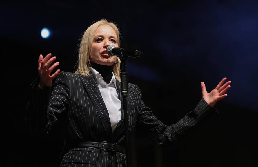 Samobor: Jelena Rozga zabavljala okupljene na Fašniku