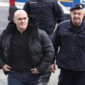 VIDEO Josip Dabro izašao je iz istražnog zatvora. Skandirali u dvorištu: 'Dabro mi te volimo'