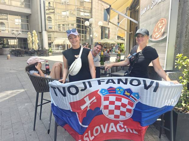 Na Thompsona sa zastavama i beretkama, a neki u štiklama: Pogledajte modne kombinacije