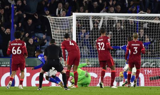 Salah promašio penal, a Mane prazan gol. Leicester uzeo sve