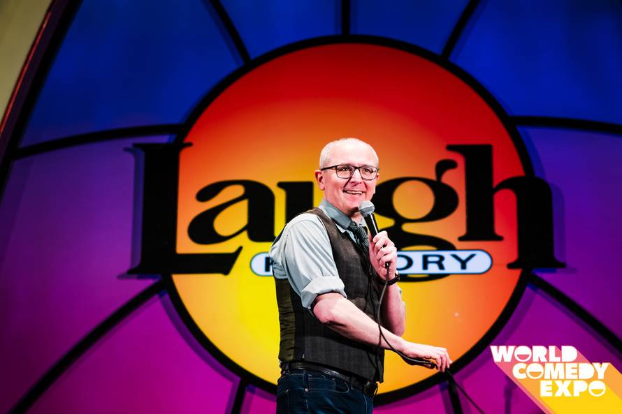 Veteran domaće stand-up scene na regionalnoj turneji kojom će obilježiti 20 godina karijere...