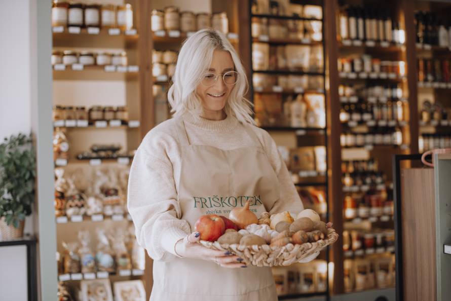 Domaće meso, sir i povrće bez šetnje po placu - evo kako stiže do vas