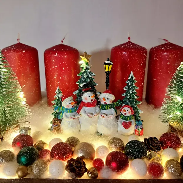 Naši umjetnici i dizajneri nude ukrase za Božić: Šalice se zlate, a vezeni vijenci su najtraženiji