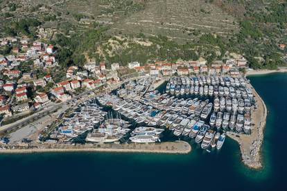 Pogled iz zraka na najdivljiju luku na Jadranu