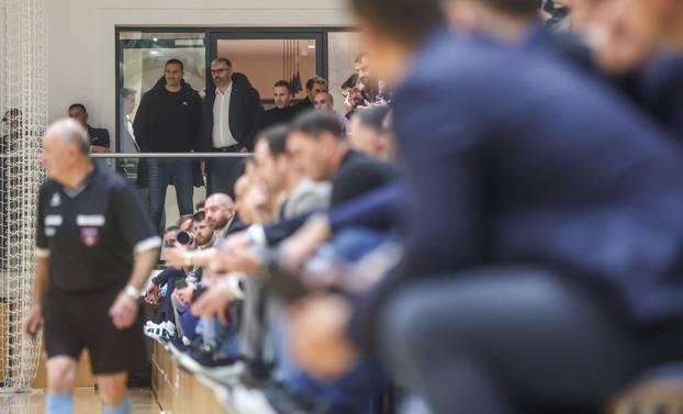 Zagreb: Veterani Dinama i Hajduka odigrali humanitarnu utakmicu