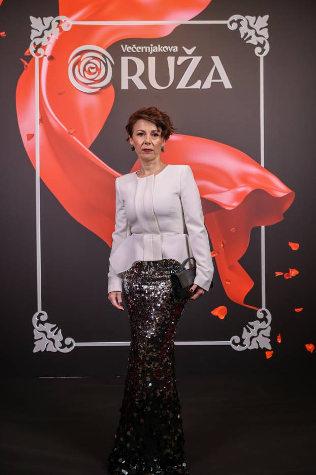 Zagreb: Uzvanici na dodjelu medijske nagrade "Večernjakova ruža" u Hrvatskom narodnom kazalištu