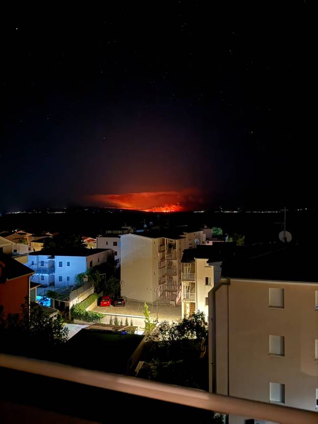 NESTVARNE SCENE Pogledajte kako izgleda nebo iznad Brača. 'Slušajte upute službi...'