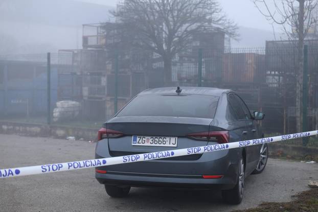 Vatrogasci i policija ispred CIAK-a gdje je tijekom noći izbio požar