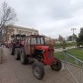 FOTO Traktorijada u Beogradu, okružili Pionirski park sa "studentima koji žele učiti"