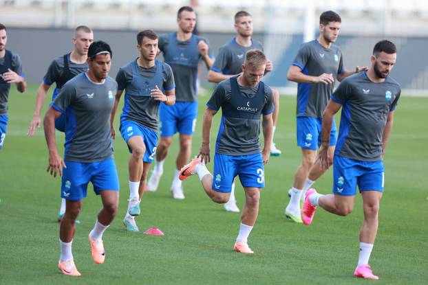 Trening nogometaša Osijeka uoči utakmice 2. pretkola Konferencijske lige protiv ZTE-a