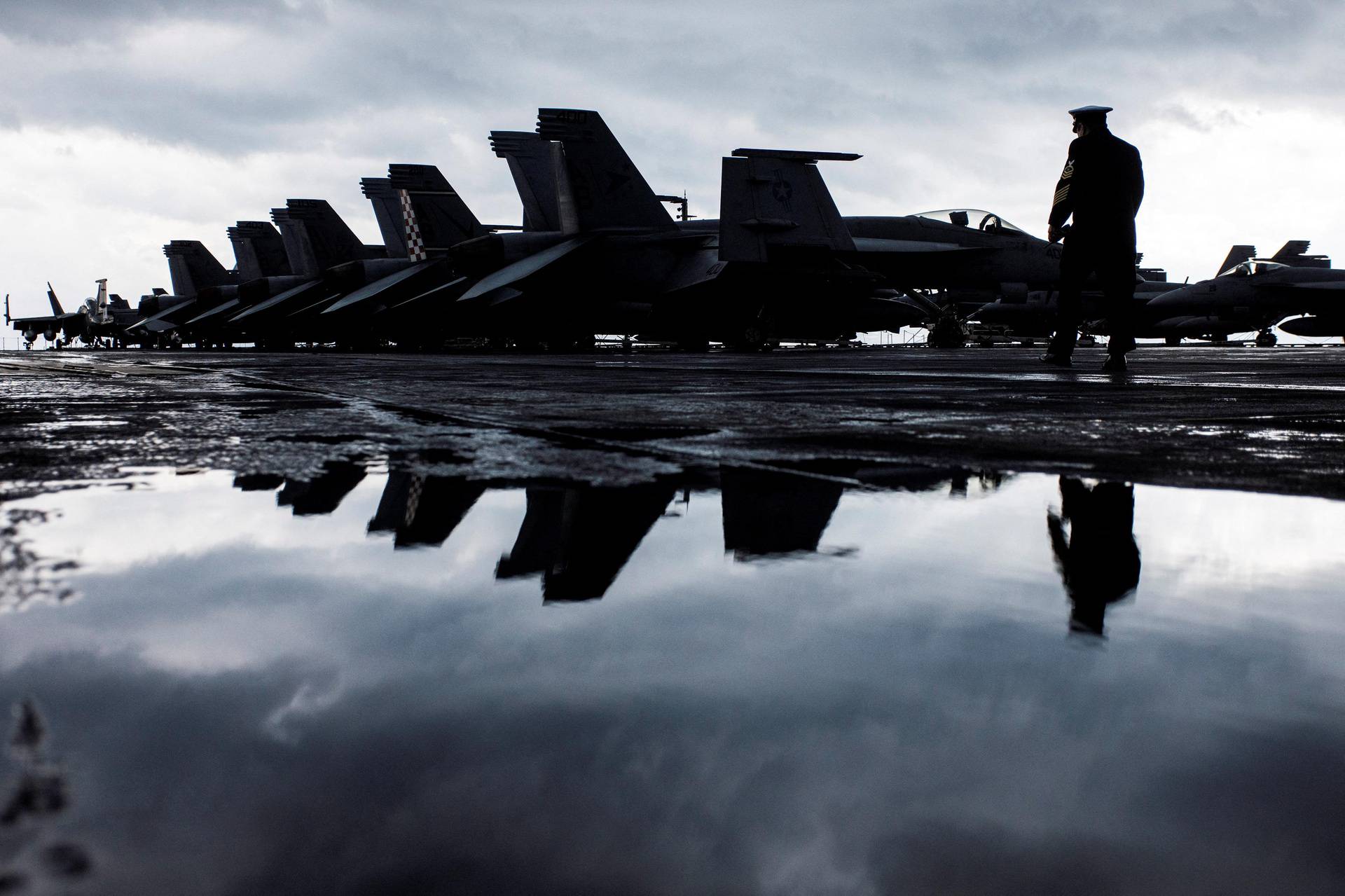 FOTO Bili smo na nosaču aviona Harry S. Truman: Odakle među avionima jedan sa šahovnicom?