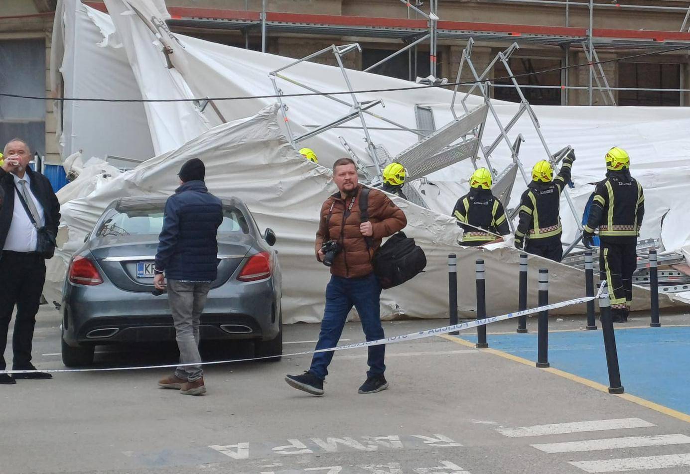 VIDEO Vlasnik Mercedesa: 'Da sam bio metar naprijed, gotovo. Kći mi kaže da zapalim svijeću'