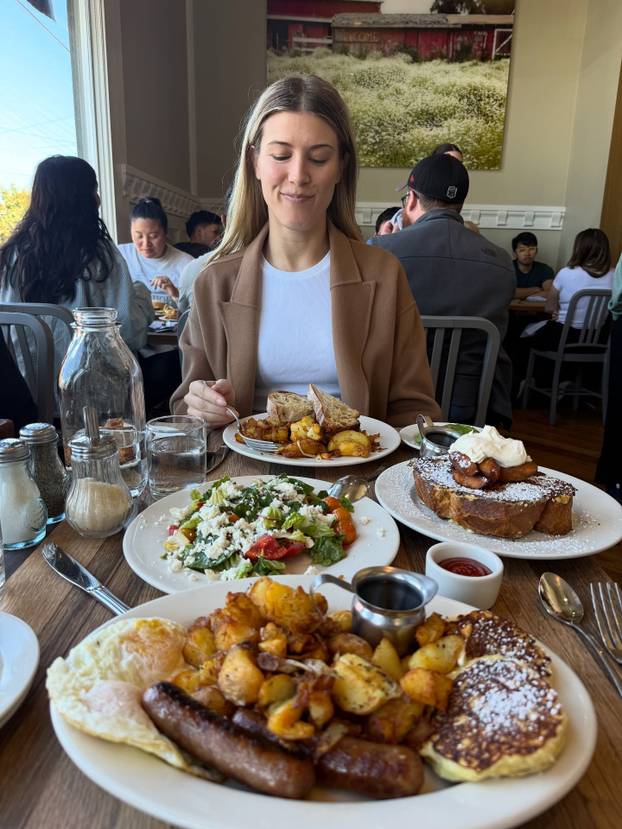 FOTO S 31 godinom oprostila se od tenisa, a zbog obrijane glave izgubila je vrijedno sponzorstvo