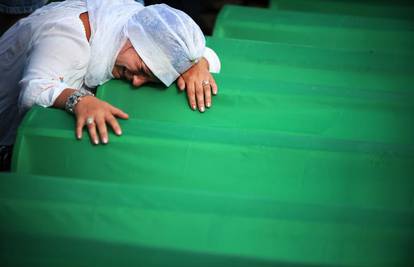 Srebrenica: U Potočarima pokopali još 775 žrtava 