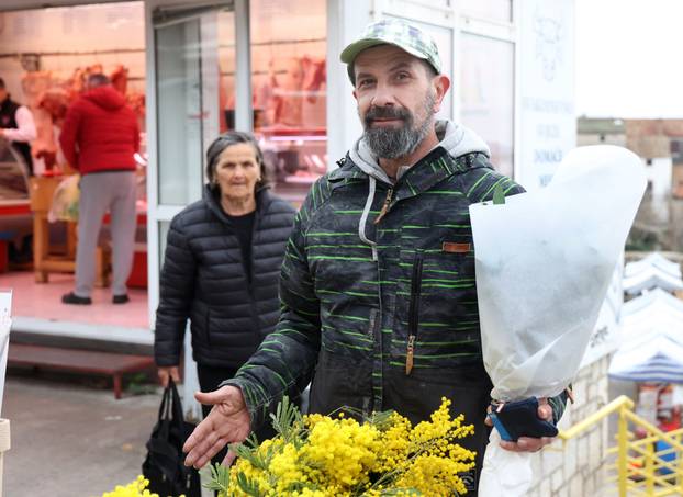 Šibenik: Prodaja cvije?a za Valentinovo