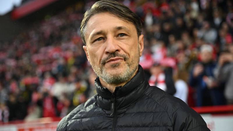 Spusti mobitel, gledaj nogomet! Kovačeva Borussia nagrađuje navijače koji baš prate utakmicu