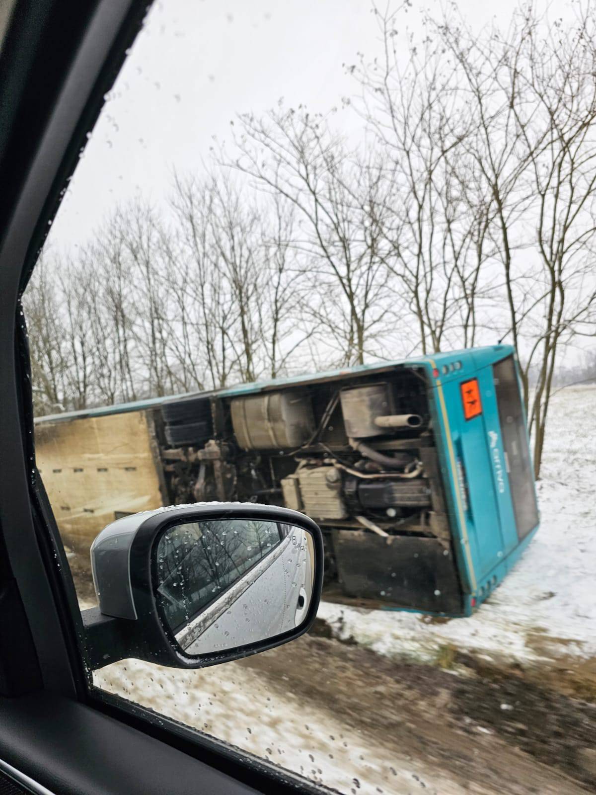 Prevrnuo se autobus u Ladimirevcima