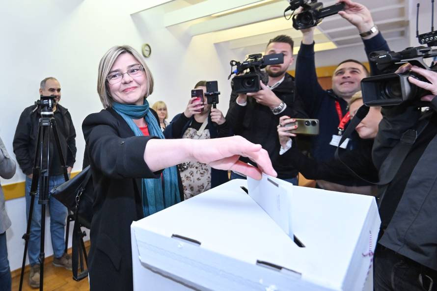 Zagreb: Sandra Benčić glasovala na parlamentarnim izborima
