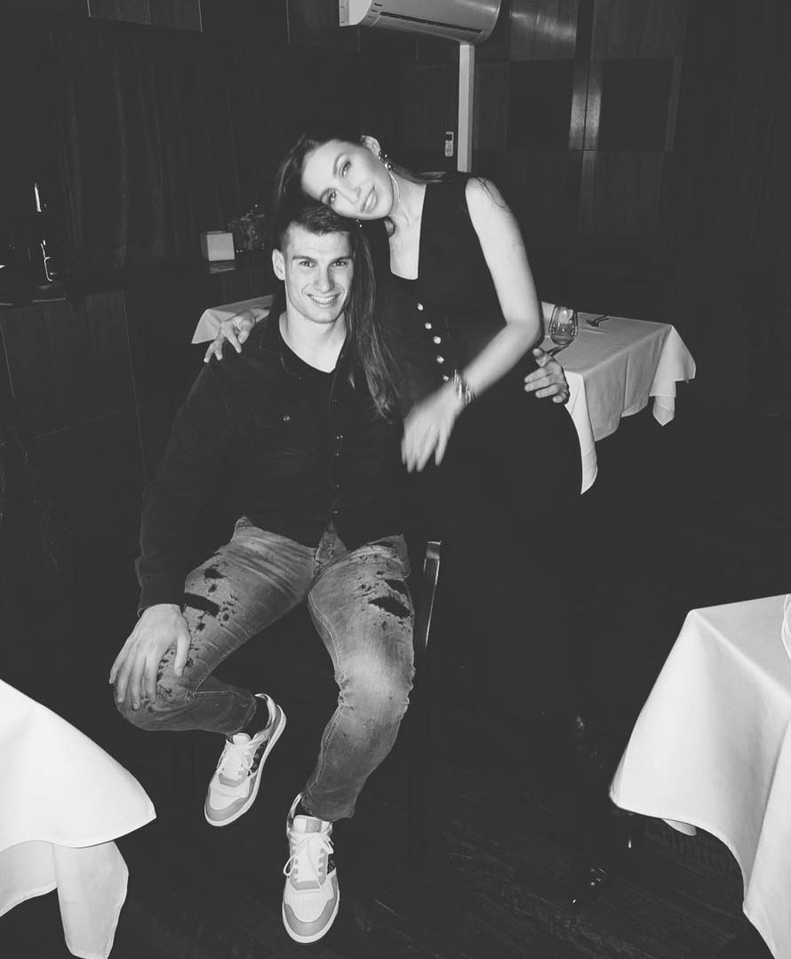 Dominik Livaković i supruga Helena dobili su prvo dijete!