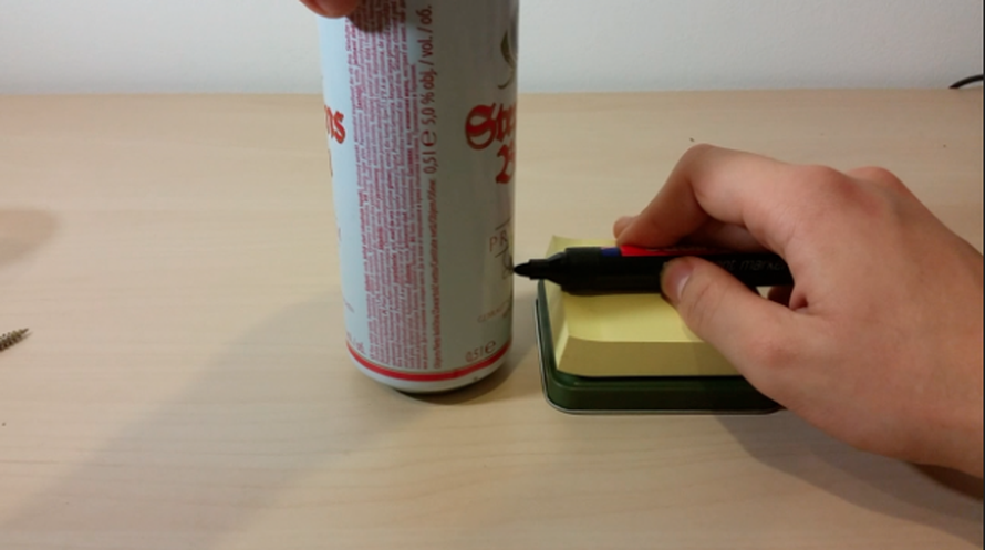 Pogledajte kako napraviti malu korisnu peć od dvije limenke!