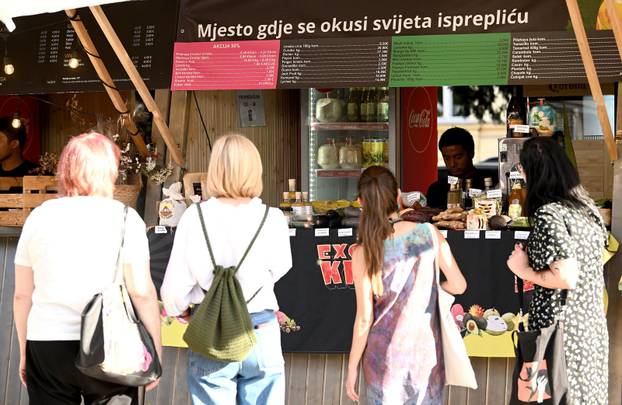Zagreb: Započeo Festival Fiesta Latina na  Strossmayerovom trgu