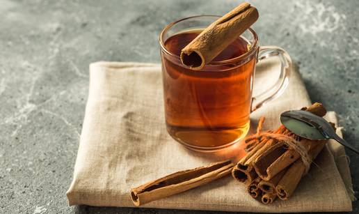 Ovo pi&cacute;e topi masti na trbuhu dok spavate - ima 3 sastojka!