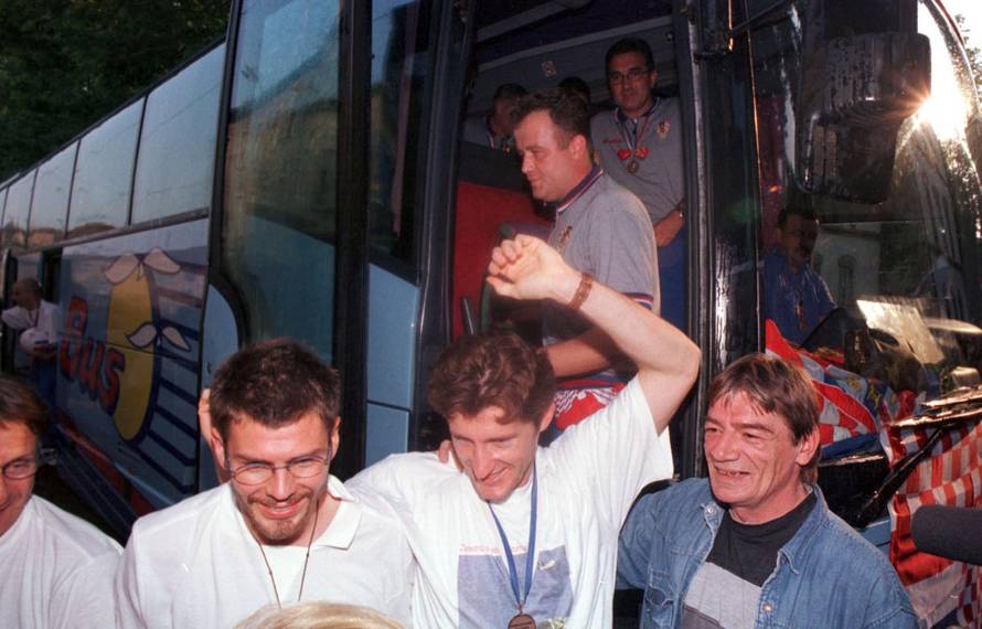 vatreni - doček hrvatske nogometne reprezentacije 1998.