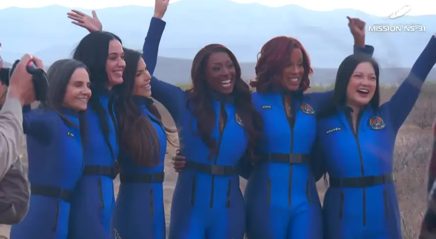 VIDEO Poljubi zemlju po kojoj hodaš: Ovako se Katy Perry razveselila povratku iz svemira