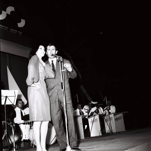 Otkrivamo davne prizore naših najvećih pjevačkih legendi iz slavnog Ljetnog kina Bačvice