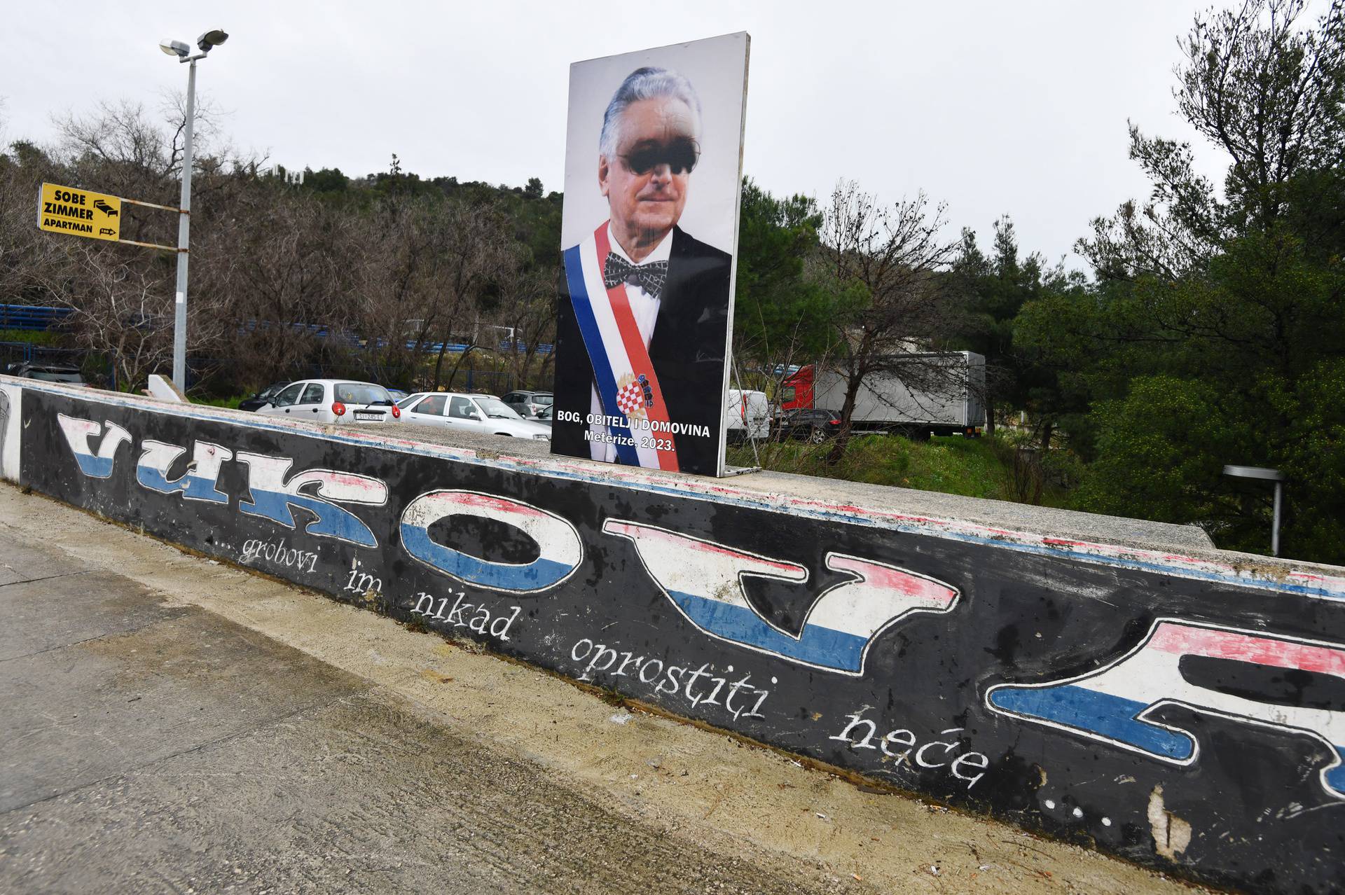 Šibenik: U naselju Meterize vandali išarali sliku prvog hrvatskog predsjednika Franje Tu?mana