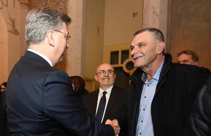 Kako je pala uprava Šuma? Par sati prije bili su sigurni da će ostati: 'Pa valjda bih ja znao...'