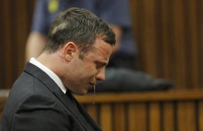 Nije ubio namjerno: Pistorius opet plakao i ridao na sudu