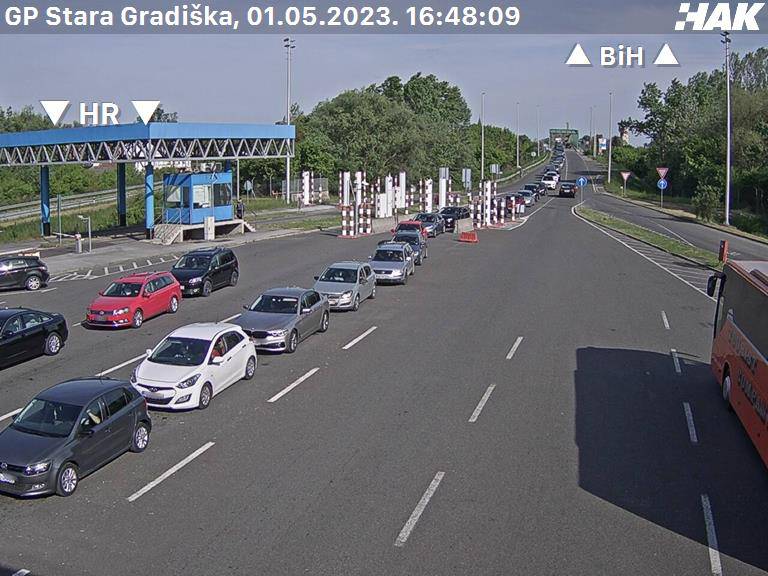 Gužve diljem Hrvatske: Kolona na autocesti A3 i Krčkom mostu, zastoji na A1. Čeka se na granici