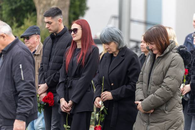 Vukovar: Posljednji ispraćaj i ukop identificiranih posmrtnih ostataka hrvatskog branitelja iz Domovinskog rata Stjepana Patka 