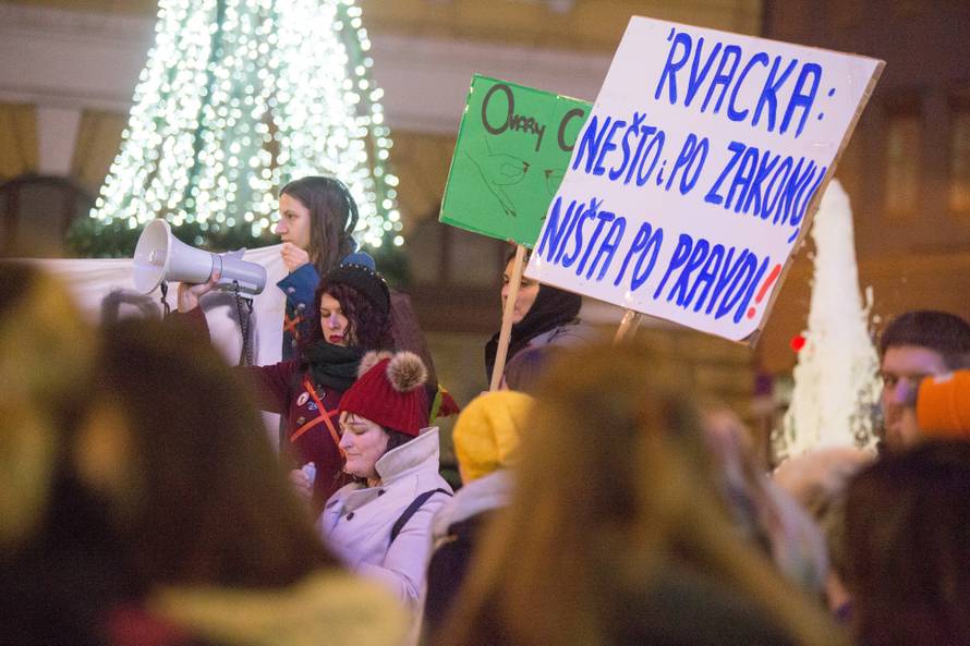 Podrška Daruvarčevoj žrtvi: 'Svi zaslužuju život bez nasilja'