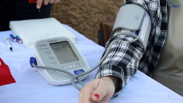 Javno zdravstvena akcija mjerenja krvnog tlaka i šećera u krvi održana je u Šibeniku