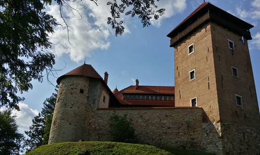 Eva i Marin otišli su biciklom u Karlovac i obišli čak pet utvrda