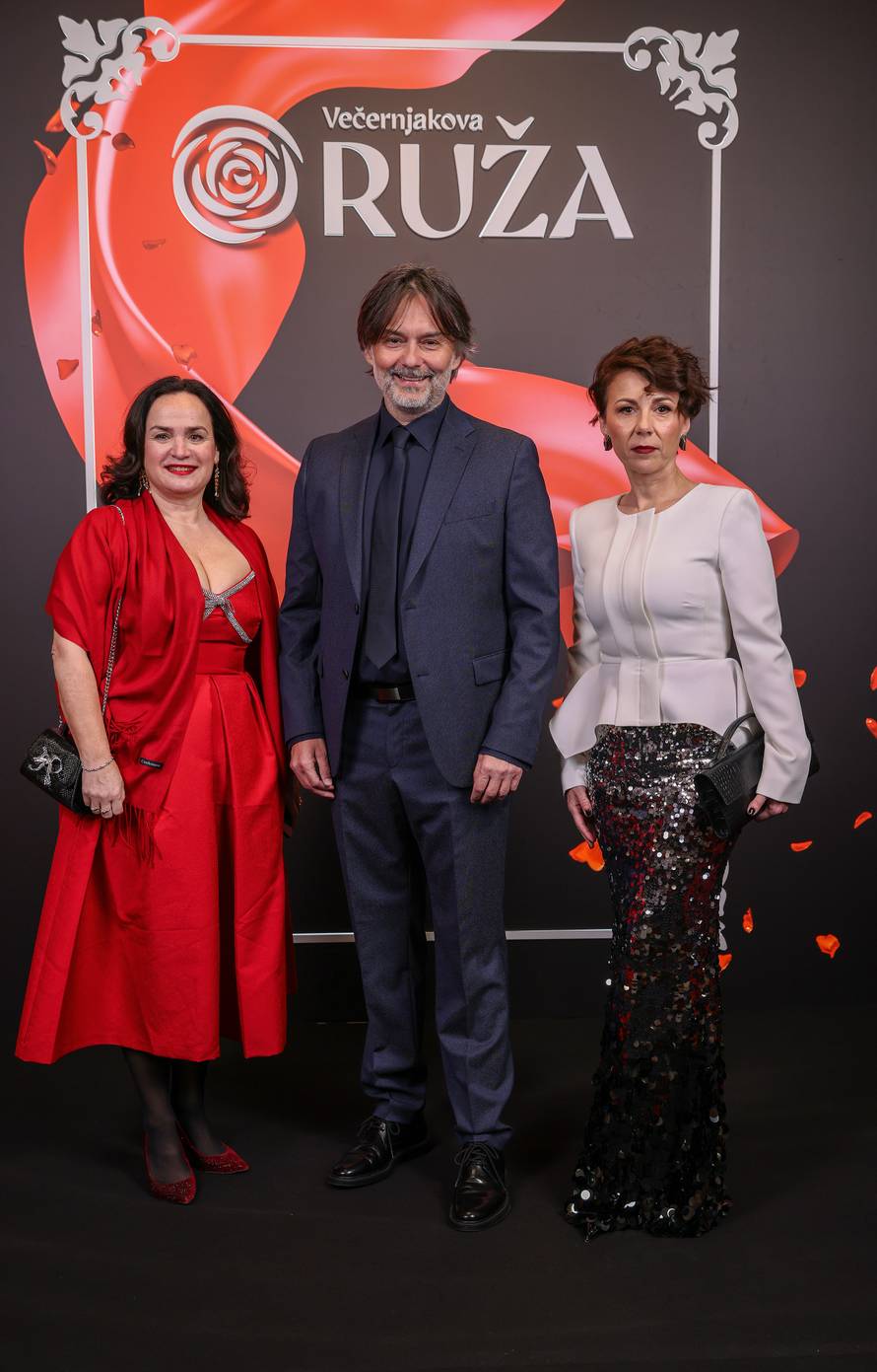 Zagreb: Uzvanici na dodjelu medijske nagrade "Večernjakova ruža" u Hrvatskom narodnom kazalištu