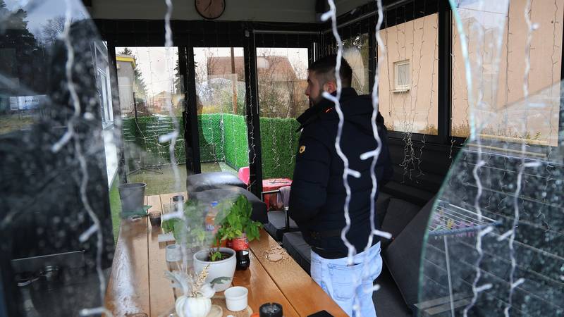 Vlasnik kuće iz Sesveta na koju je bačena bomba: 'Na terasi je 200 gelera, djeca su bila u kući'