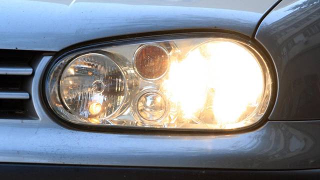 MUP javlja: Dnevna svjetla na autima više nisu obavezna