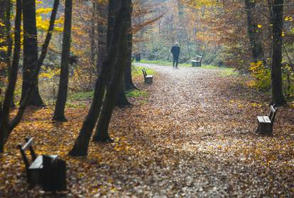 Zagreb: Sunčan jesenji dan u parku Maksimir