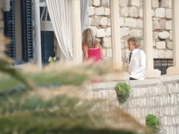 EKSKLUZIVNO: Rod Stewart i supruga Penny Lancaster popili su čašu vina uoči odlaska na prijem