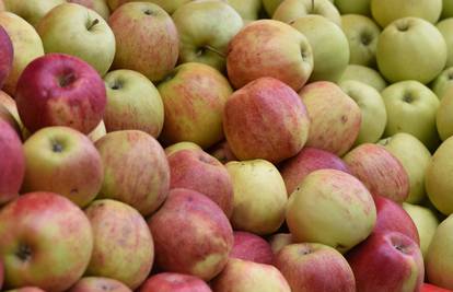 Previše pesticida: Povlače se jabuke Clever i Moslavina voće