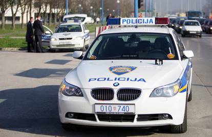 Slatina: Mladić pokušao pregaziti policajca
